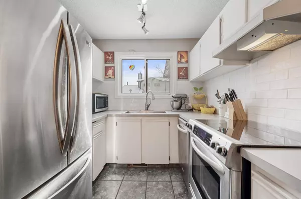 7172 Coach Hill RD SW #32, Calgary, AB t3h 1c8