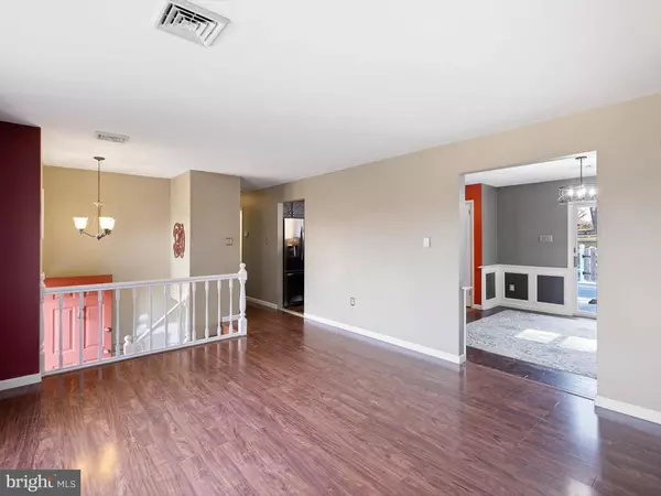 5 MARIE LN, West Grove, PA 19390