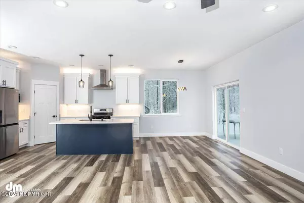 1441 W Lake Lucille DR, Wasilla, AK 99654