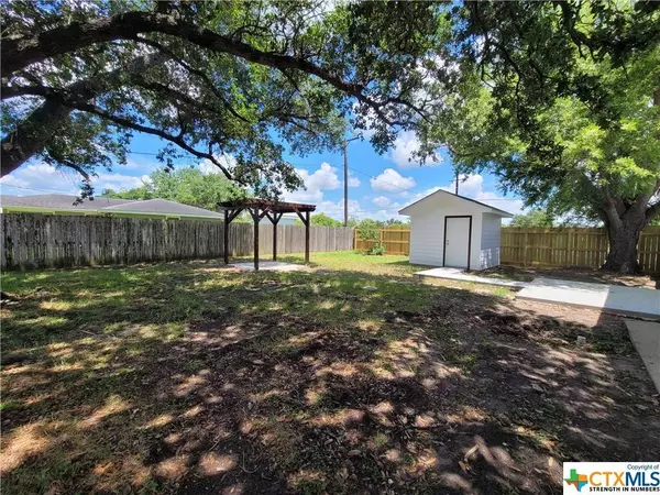 1005 Magnolia ST, Refugio, TX 78377