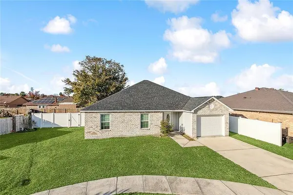 2412 SUNSET DR, Harvey, LA 70058