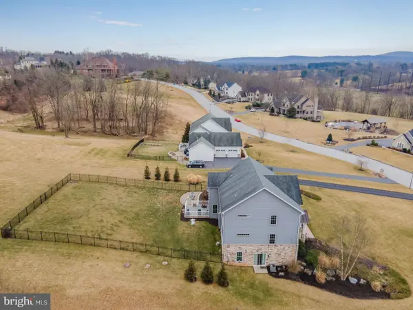 96 FOXFIRE LN, Lewisberry, PA 17339
