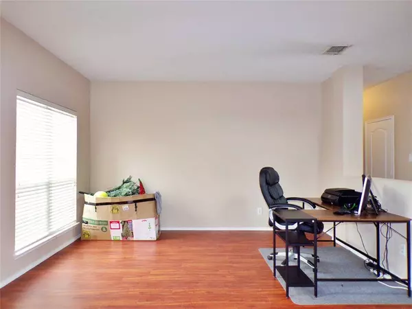 7001 Deer Run Drive, Watauga, TX 76137