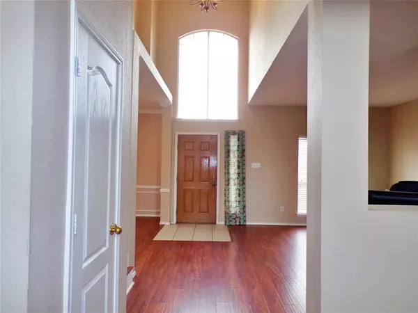 7001 Deer Run Drive, Watauga, TX 76137