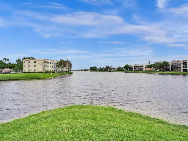 10452 E Clairmont Cir #311, Tamarac, FL 33321
