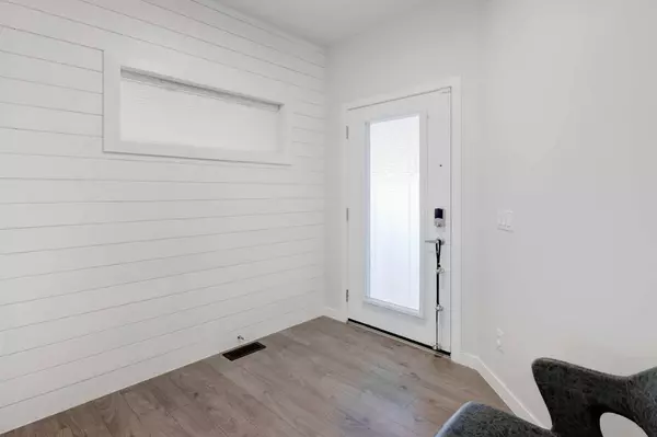 509 Chinook Gate VW SW, Airdrie, AB T4B 4V9