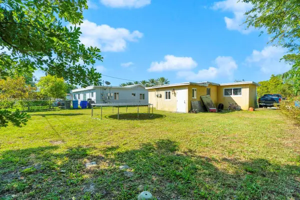 2611 SW 56th Ave, West Park, FL 33023