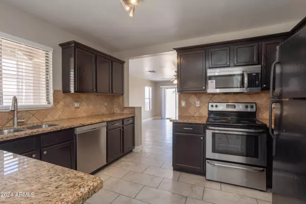 2905 N 89TH Drive, Phoenix, AZ 85037