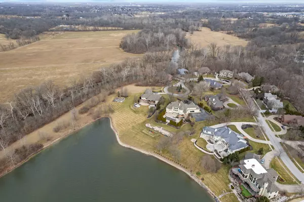 8932 Waterside CIR, Indianapolis, IN 46278