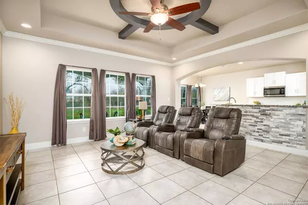 630 COUNTY ROAD 3822, San Antonio, TX 78253-6967