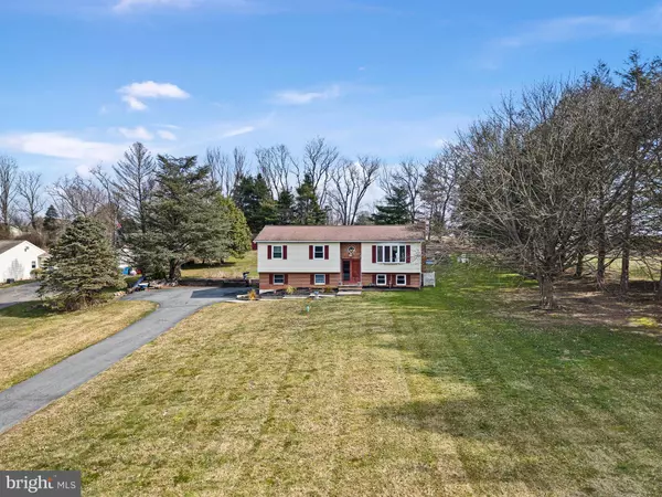 5 MARIE LN, West Grove, PA 19390