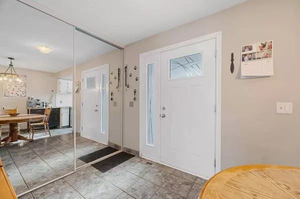 7172 Coach Hill RD SW #32, Calgary, AB t3h 1c8