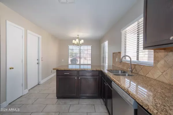 2905 N 89TH Drive, Phoenix, AZ 85037