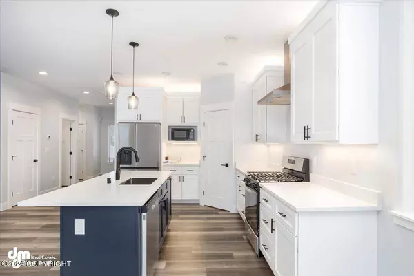 1441 W Lake Lucille DR, Wasilla, AK 99654