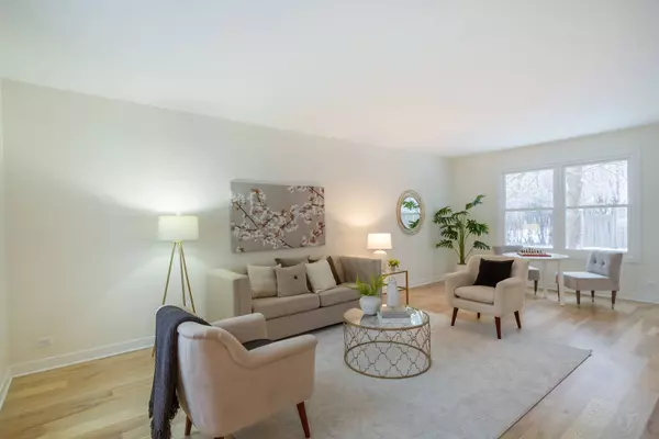 1107 W Peregrine DR, Palatine, IL 60067