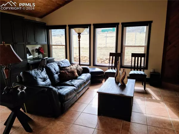 5299 Red Cloud RD, Colorado City, CO 81019