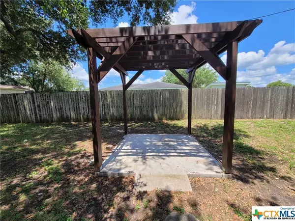 1005 Magnolia ST, Refugio, TX 78377
