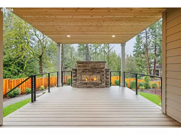 17341 WESTVIEW DR, Lake Oswego, OR 97034