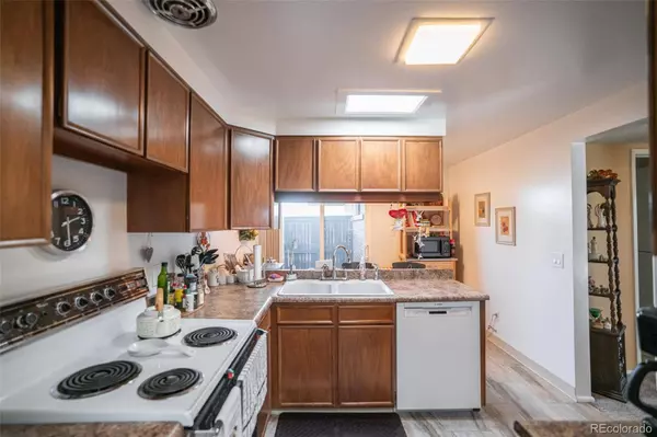 7202 W Maple DR, Lakewood, CO 80226