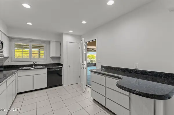 10440 W TWIN OAKS Drive, Sun City, AZ 85351