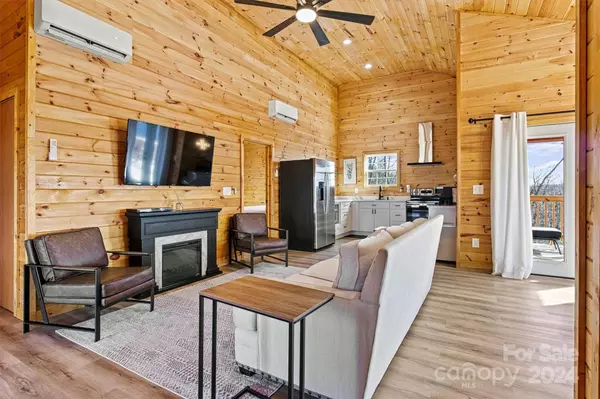 7025 Martin LN, Morganton, NC 28655