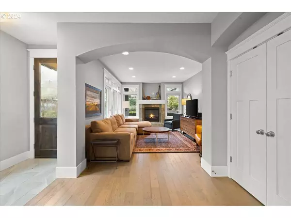 625 3RD ST, Lake Oswego, OR 97034