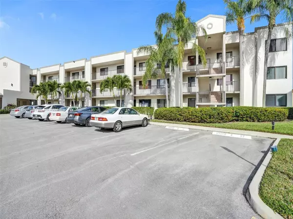 10452 E Clairmont Cir #311, Tamarac, FL 33321