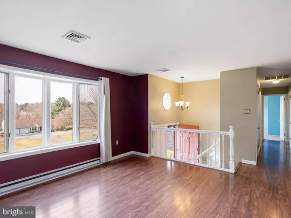 5 MARIE LN, West Grove, PA 19390