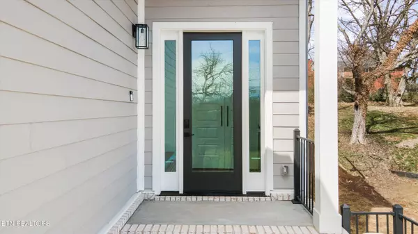 2323 Riverside DR, Knoxville, TN 37915