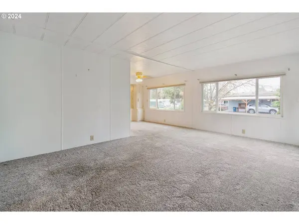 1125 58TH ST #001, Springfield, OR 97478