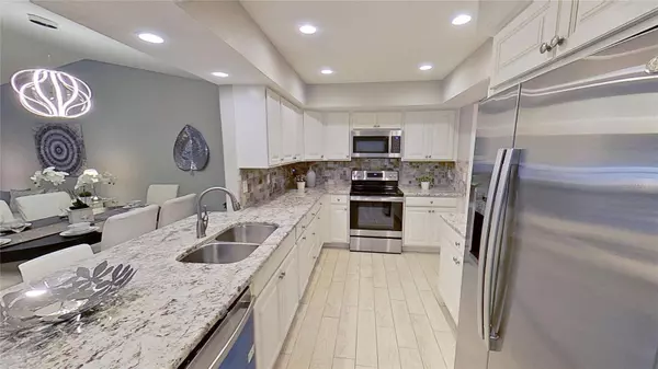 7235 WOOD CREEK DR #26, Sarasota, FL 34231