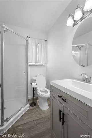 2717 TIPTREE Path, Flint, MI 48506