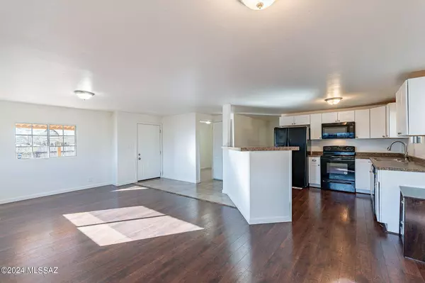 2572 W Bilby Road, Tucson, AZ 85746