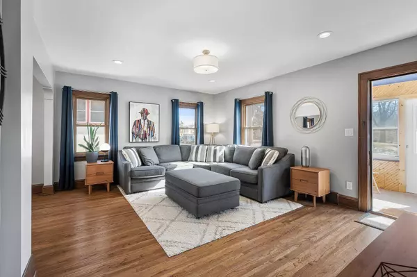 701 36 1/2 AVE NE, Minneapolis, MN 55418