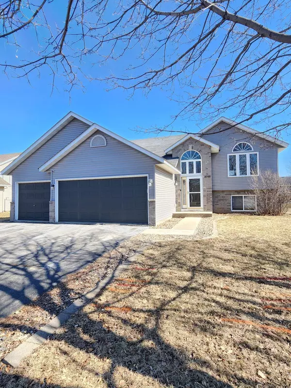 18748 Dylan DR, Farmington, MN 55024