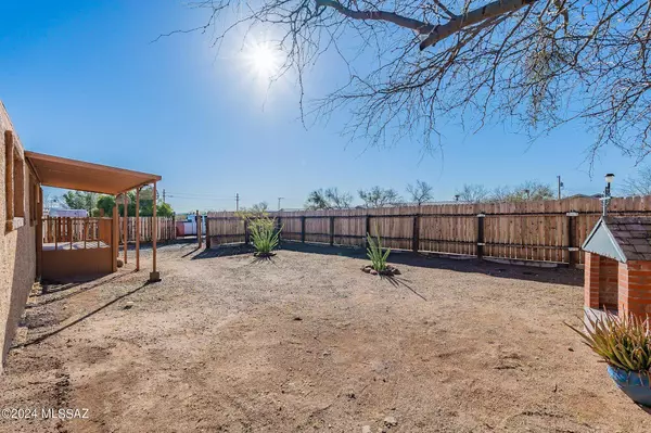 2572 W Bilby Road, Tucson, AZ 85746