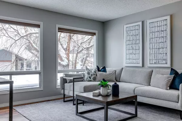 31 Shawcliffe CIR SW, Calgary, AB T2Y 1E6