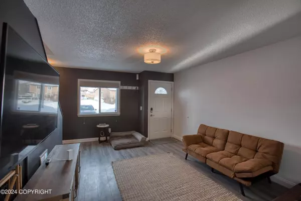 1930 Fyfe CIR, Anchorage, AK 99507