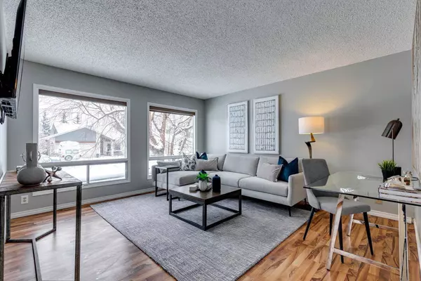 31 Shawcliffe CIR SW, Calgary, AB T2Y 1E6