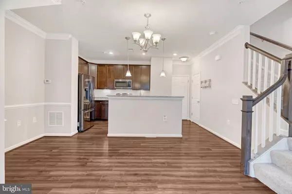 43611 HELMSDALE TER, Chantilly, VA 20152