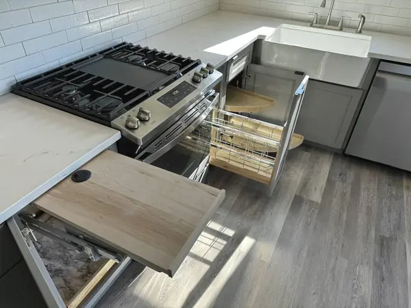 1514 Harbour Court #2B, Schaumburg, IL 60193