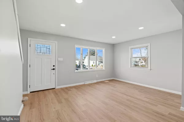 257 MERCER AVE, Bellmawr, NJ 08031