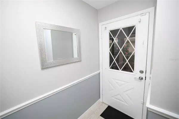 7235 WOOD CREEK DR #26, Sarasota, FL 34231