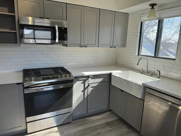 1514 Harbour Court #2B, Schaumburg, IL 60193