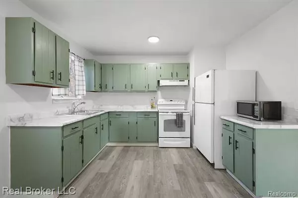 2717 TIPTREE Path, Flint, MI 48506