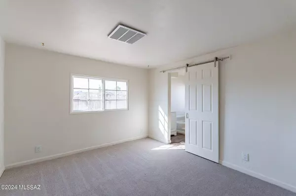 2572 W Bilby Road, Tucson, AZ 85746