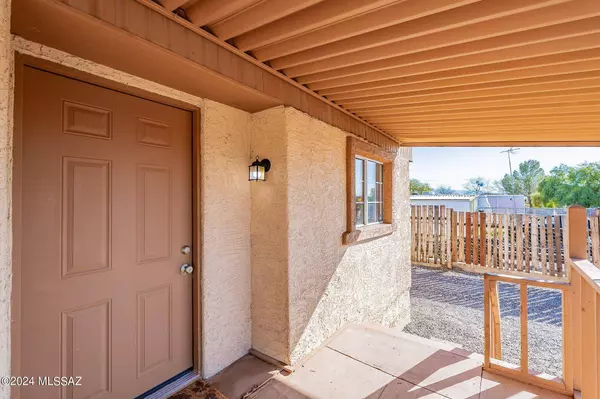 2572 W Bilby Road, Tucson, AZ 85746