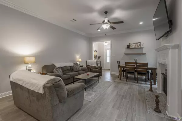 894 ELLISTON DR, Gonzales, LA 70737