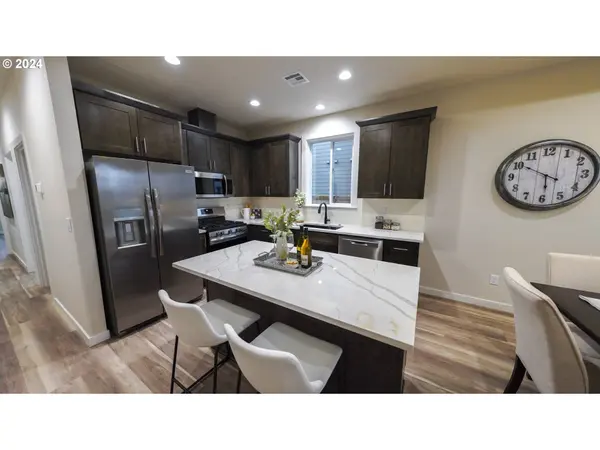 2384 W 9th AVE, Junction City, OR 97448