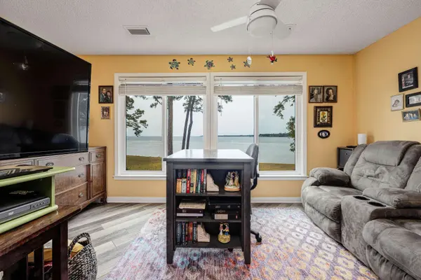 48 Marina Cove Drive  #UNIT 202B, Niceville, FL 32578